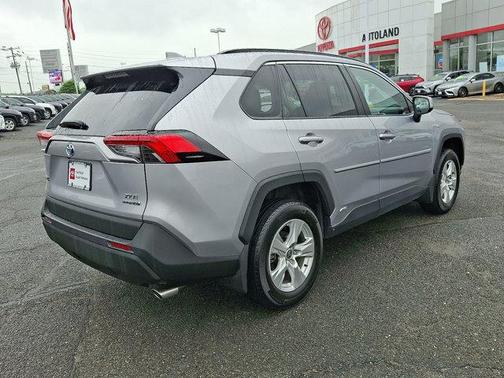 2021 Toyota RAV4 Hybrid XLE