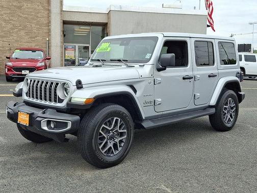 2024 Jeep Wrangler 4-Door Sahara 4x4