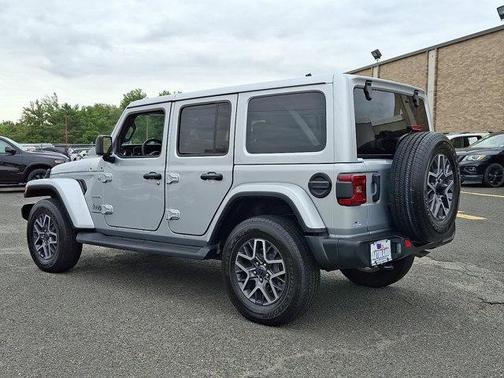 2024 Jeep Wrangler 4-Door Sahara 4x4