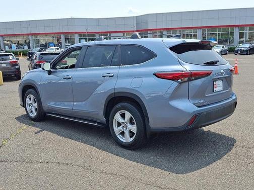 2023 Toyota Highlander Hybrid LE
