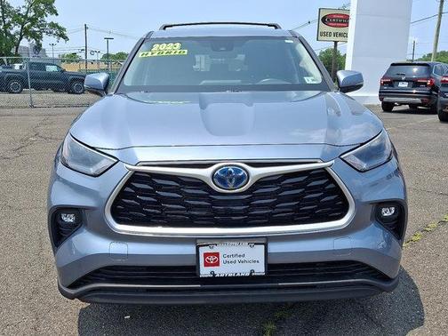 2023 Toyota Highlander Hybrid LE