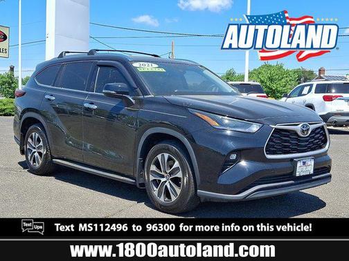 Midnight Black Metallic 2021 Toyota Highlander XLE