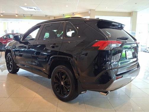 2022 Toyota RAV4 Hybrid SE