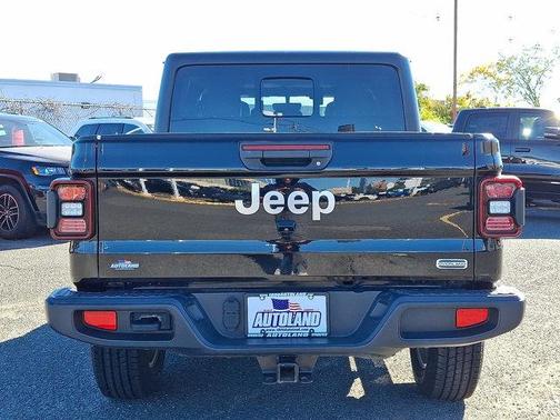2023 Jeep Gladiator Overland