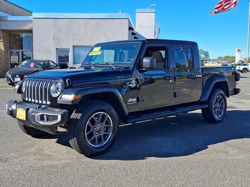 2023 Jeep Gladiator Overland