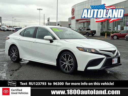 Ice Cap 2024 Toyota Camry SE