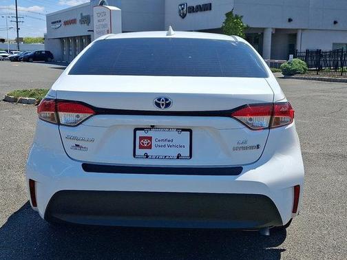 Ice Cap 2023 Toyota Corolla Hybrid LE