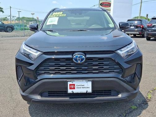 2022 Toyota RAV4 Hybrid XLE