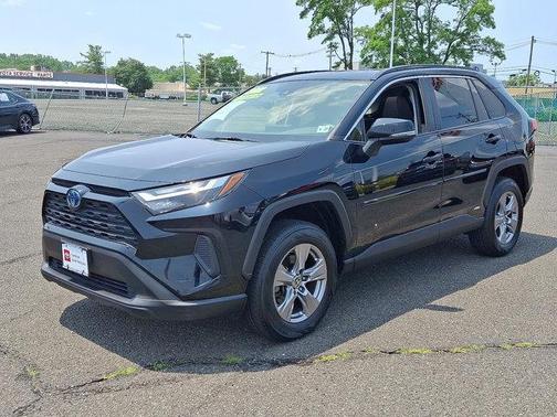 2022 Toyota RAV4 Hybrid XLE