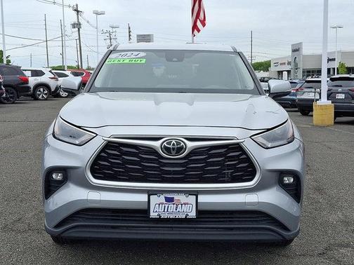 Celestial Silver Metallic - 1J9 2024 Toyota Highlander LE