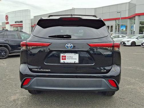 2022 Toyota Highlander Hybrid XLE