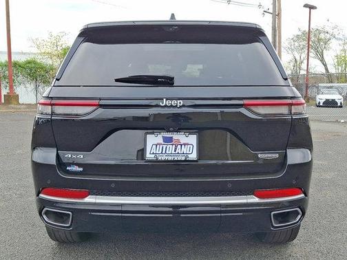 2022 Jeep Grand Cherokee Summit