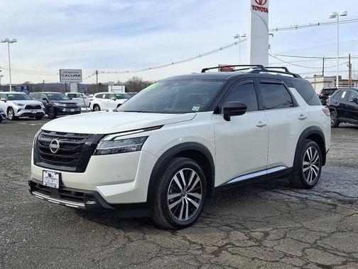 2023 Nissan Pathfinder Platinum 4WD