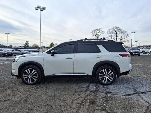 2023 Nissan Pathfinder Platinum 4WD
