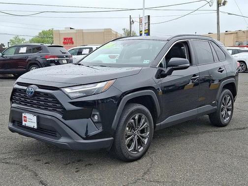 2022 Toyota RAV4 Hybrid XLE Premium