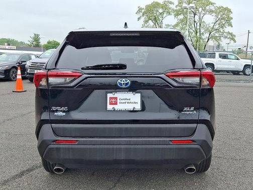 2022 Toyota RAV4 Hybrid XLE Premium