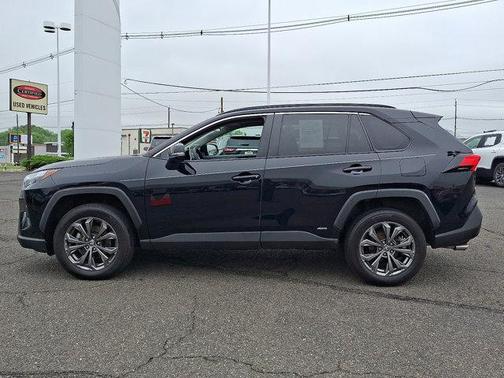 2022 Toyota RAV4 Hybrid XLE Premium