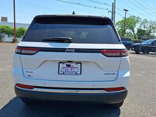 Bright White Clearcoat 2023 Jeep Grand Cherokee Limited