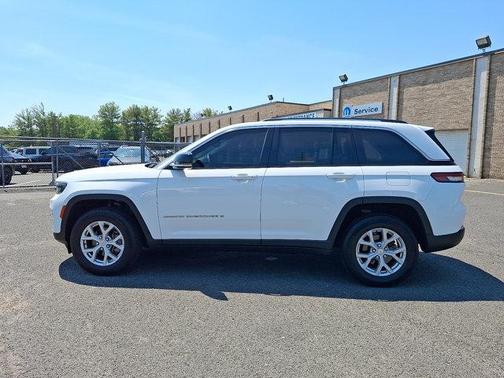 Bright White Clearcoat 2023 Jeep Grand Cherokee Limited