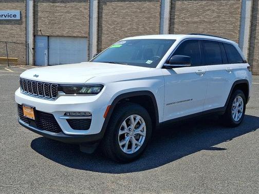 Bright White Clearcoat 2023 Jeep Grand Cherokee Limited