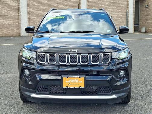 Diamond Black Crystal Pearlcoat 2023 Jeep Compass Limited