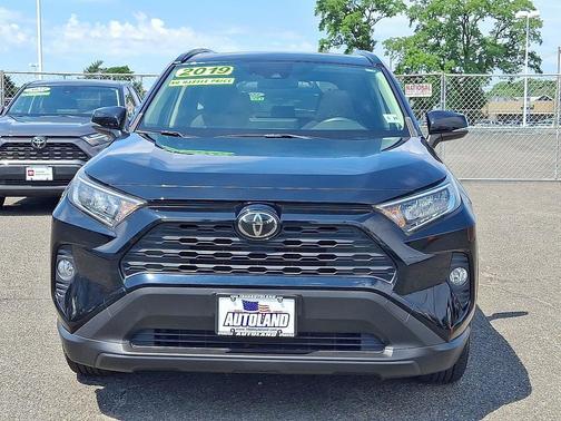 Midnight Black Metallic 2019 Toyota RAV4 XLE
