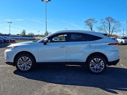 2022 Toyota Venza XLE