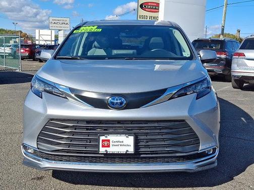 2024 Toyota Sienna XLE 7 Passenger