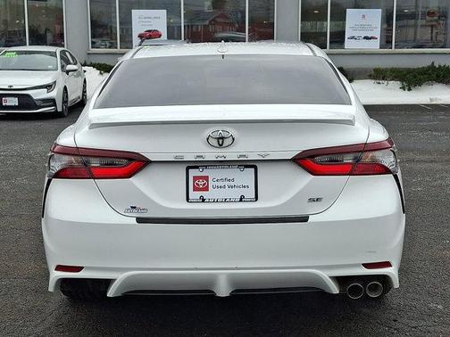 Ice Cap 2023 Toyota Camry SE