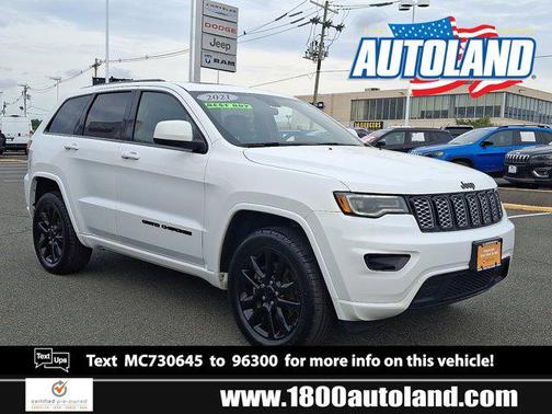 Bright White Clearcoat 2021 Jeep Grand Cherokee Laredo