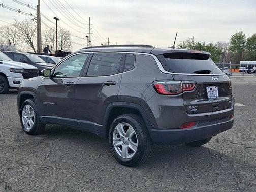 Granite Crystal Metallic Clearcoat 2022 Jeep Compass Latitude