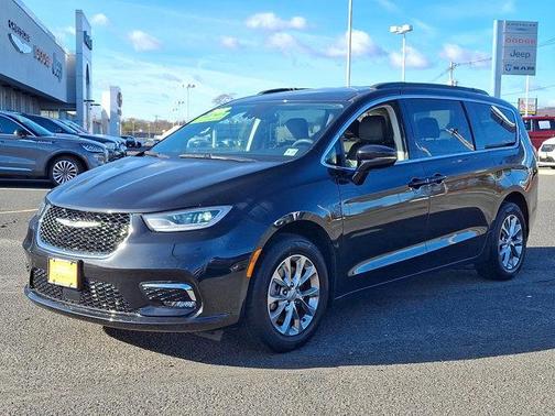 2022 Chrysler Pacifica Touring L