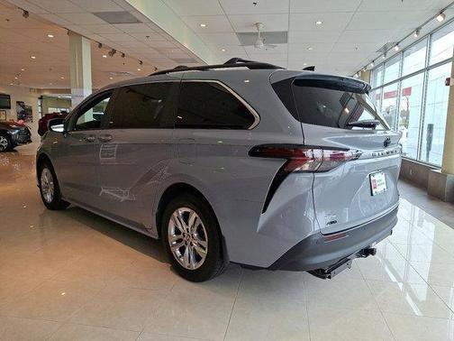 2023 Toyota Sienna Woodland Edition 7-Passenger