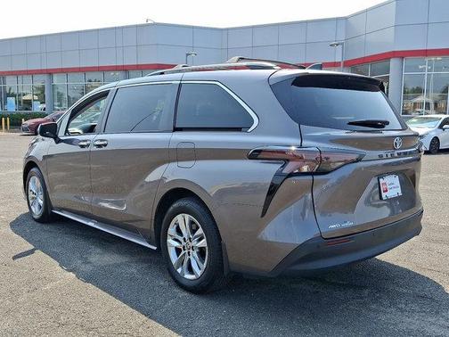 2024 Toyota Sienna XLE 7 Passenger