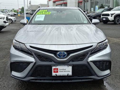 2024 Toyota Camry Hybrid SE
