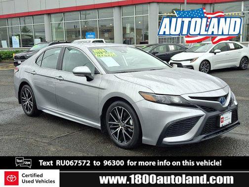 2024 Toyota Camry Hybrid SE