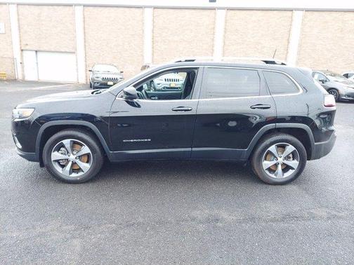 Photo 4 of 30 of 2019 Jeep Cherokee Limited