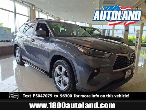 Magnetic Gray Metallic 2023 Toyota Highlander LE