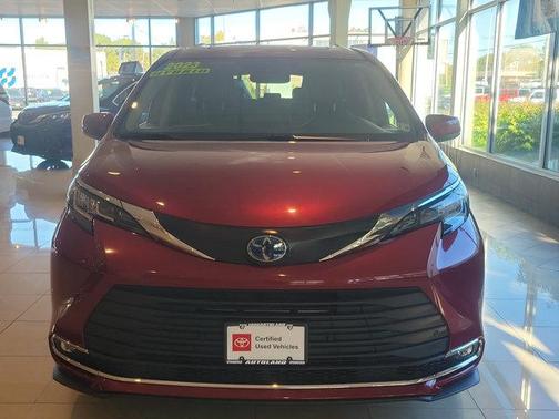 2023 Toyota Sienna XLE 7 Passenger