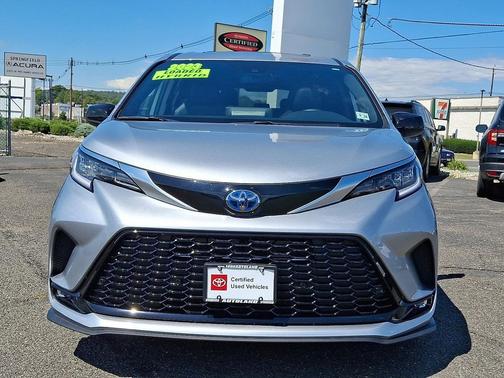 Celestial Silver Metallic 2023 Toyota Sienna XSE 7 Passenger