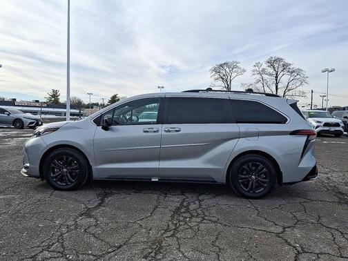 2024 Toyota Sienna XSE 7 Passenger