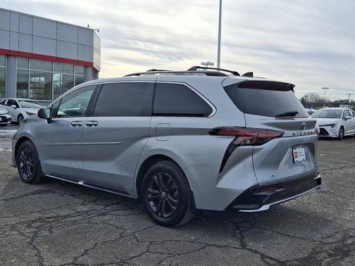 2024 Toyota Sienna XSE 7 Passenger