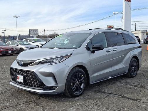 2024 Toyota Sienna XSE 7 Passenger