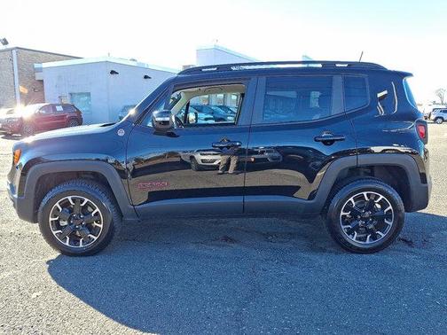 2023 Jeep Renegade Trailhawk