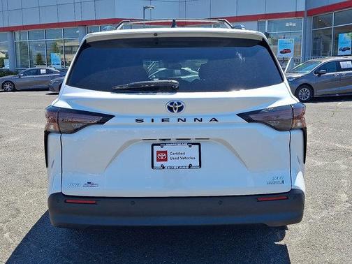 Wind Chill Pearl 2023 Toyota Sienna XLE