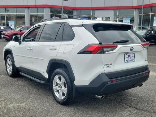 2021 Toyota RAV4 Hybrid XLE