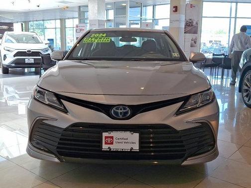 2024 Toyota Camry Hybrid LE