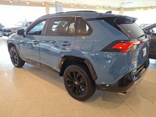 2023 Toyota RAV4 Hybrid SE