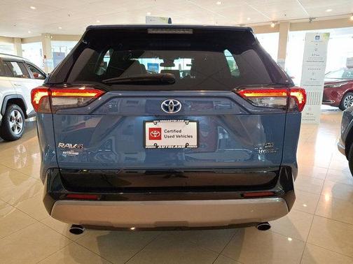 2023 Toyota RAV4 Hybrid SE