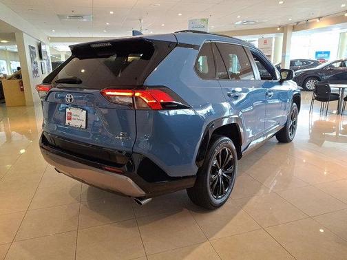 2023 Toyota RAV4 Hybrid SE